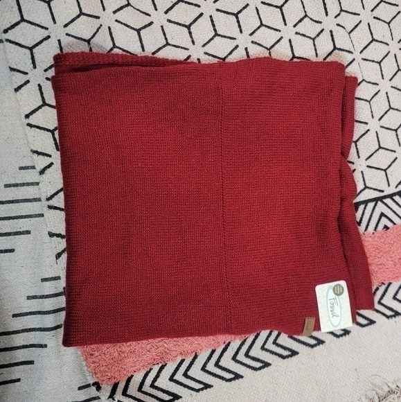 FOSSIL RED INFINITY SCARF - Picture 2 of 7